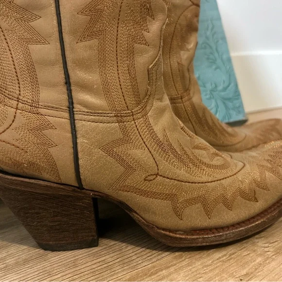 Corral Women's Heeled Boots - Picture 2 of 7